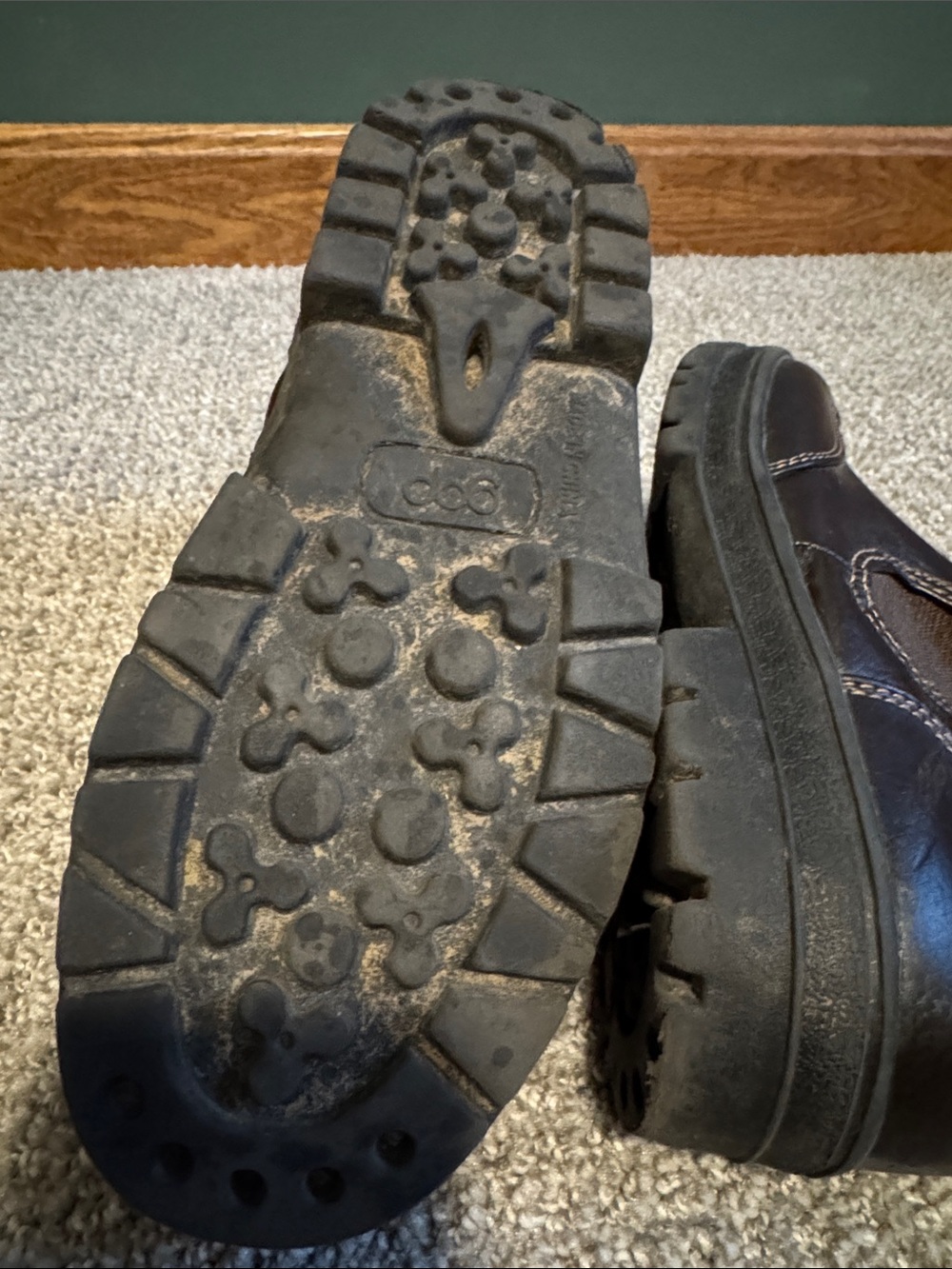 GAP Little Boys Brown Leather Slip-On Chelsea Boots - Picture 11 of 15